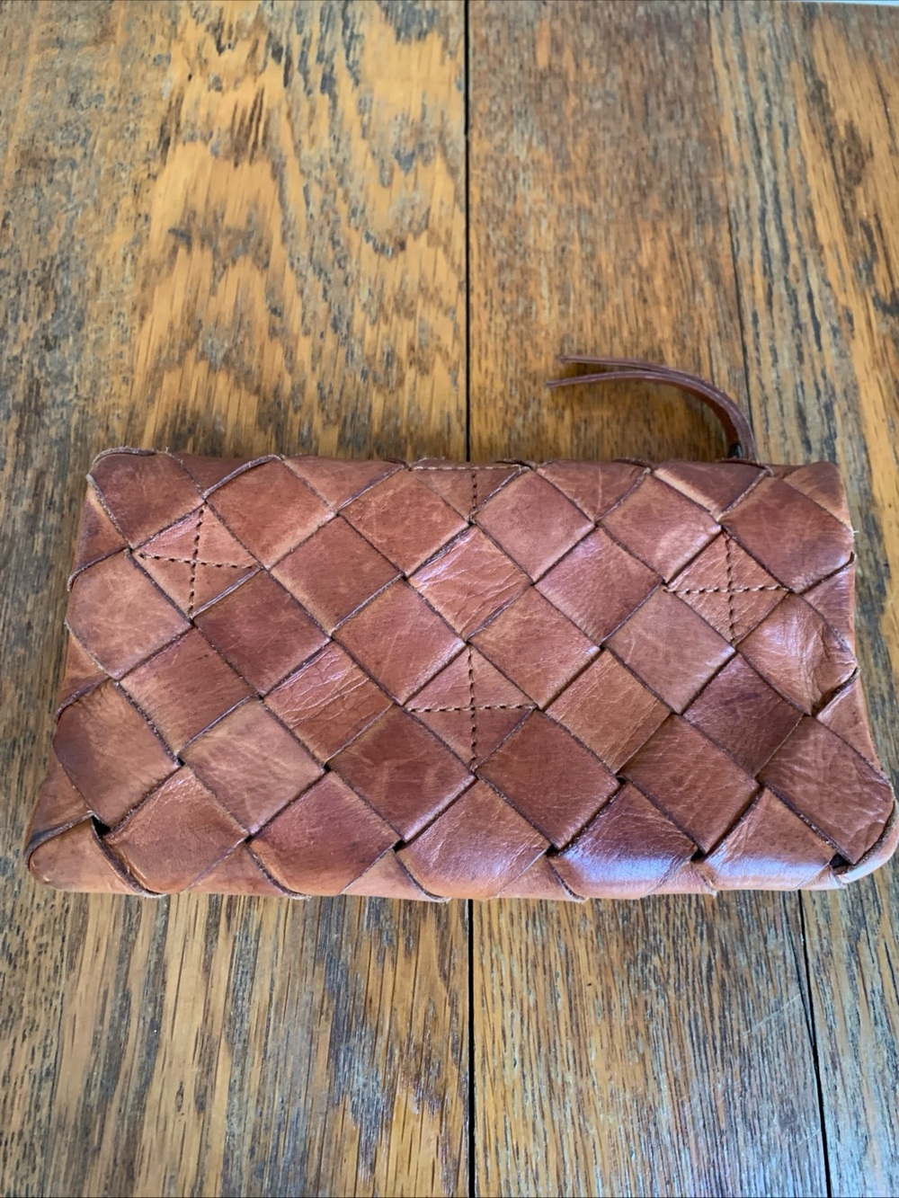 Vilenca Holland Brown Basketweave Bifold   Leather Wallet 7”x3.5”x1.25”